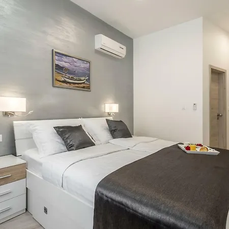 And Unicus Ii Apartamento Split